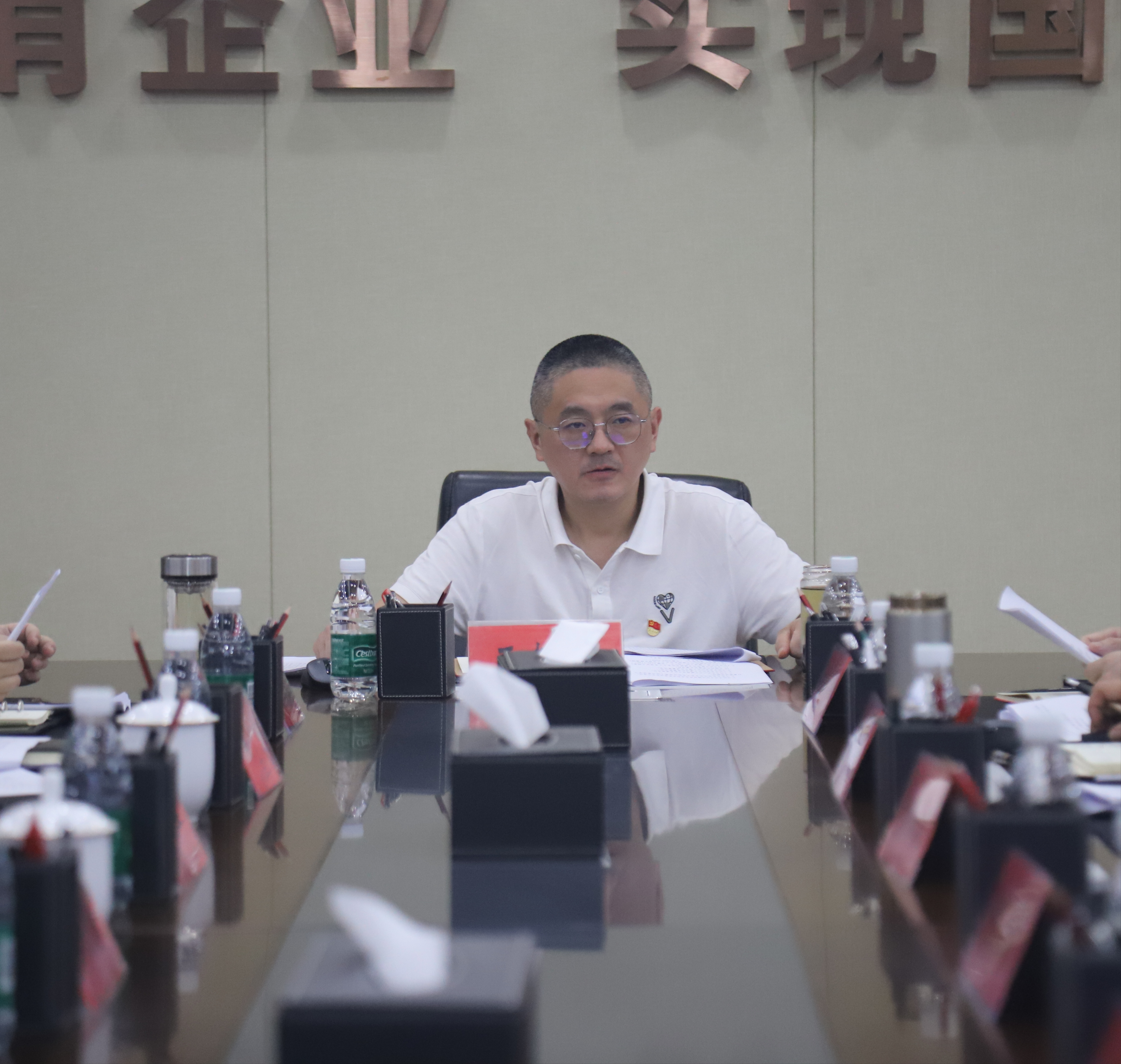 中心组单人照.jpeg
